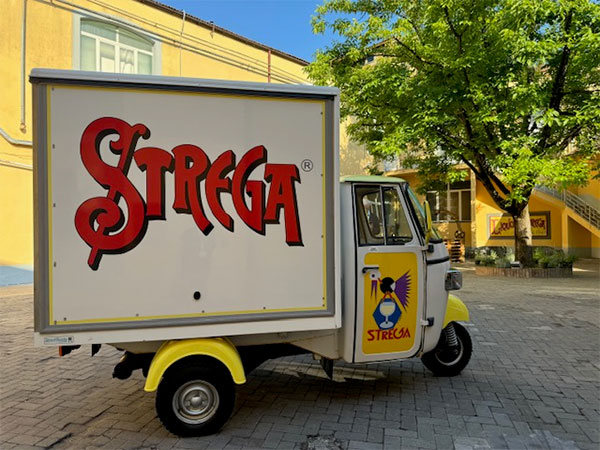 L'ape Strega
