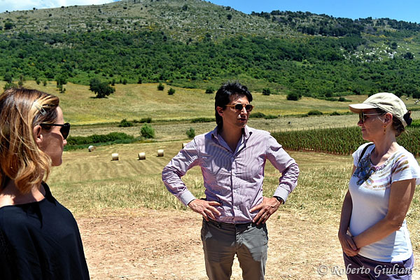 Paolo Carpineti tra Livia Belardelli (Doctor Wine) e mia moglie Laura