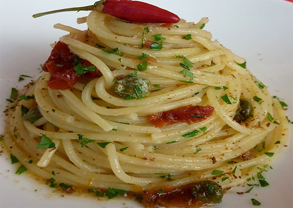Spaghetti con la colatura di alici di Cetara
