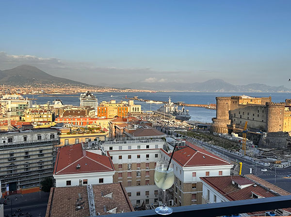 Napoli vista dal Roof Garden Angiò