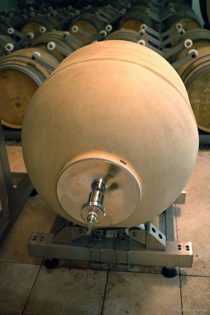 Podere Forte botte in cemento