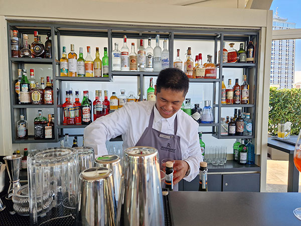 Il cocktail bar del Roof Garden Angiò