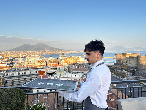 L'aperitivo al Roof Garden Angiò