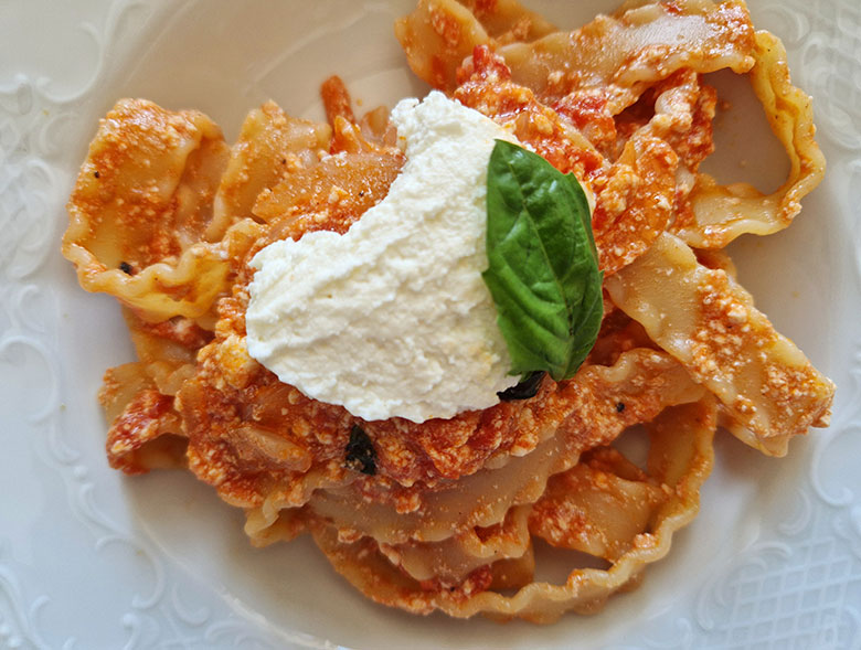 Mafalde al pomodoro e ricotta