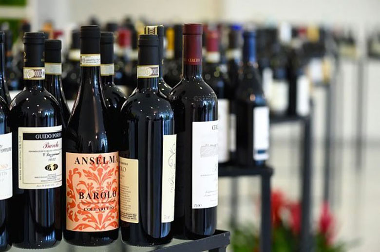 bottiglie di vino rosso