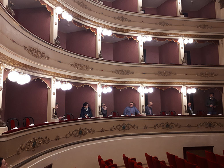 La stampa sui palchi del Teatro Comunale di Atri
