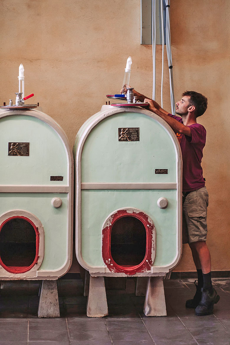 Casa Tallone, vasche di cemento