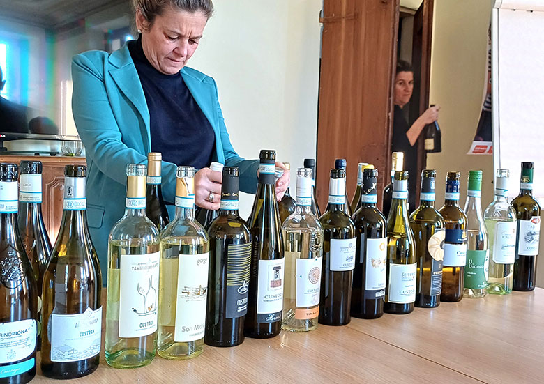 Custoza vini in degustazione