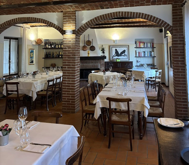 Trattoria Belvedere Roero, sala interna