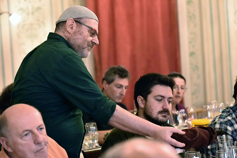 Sandro Sangiorgi durante un seminario