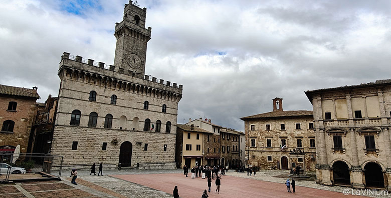 Montepulciano. Piazza Grande
