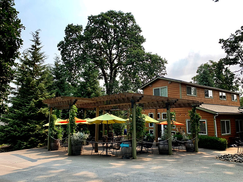 Struttura per accoglienza e degustazioni