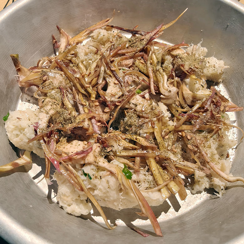 Baccalà mantecato, carciofi e zaatar