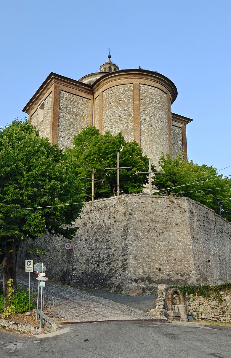 La Collegiata di San Michele Arcangelo a Contigliano