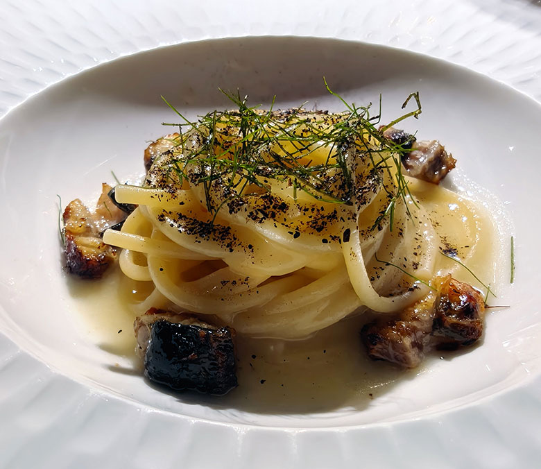 Spaghettone, limone, anguilla, finocchietto