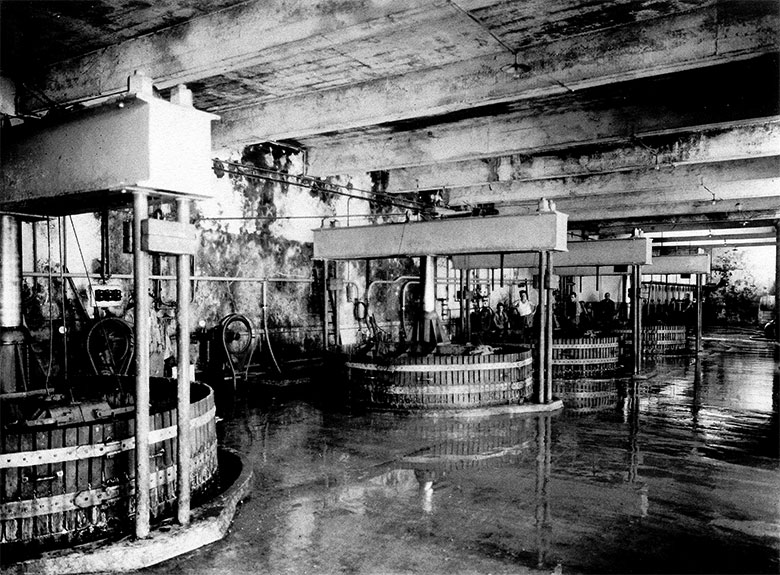 Le Mesnil, la pressatura delle uve