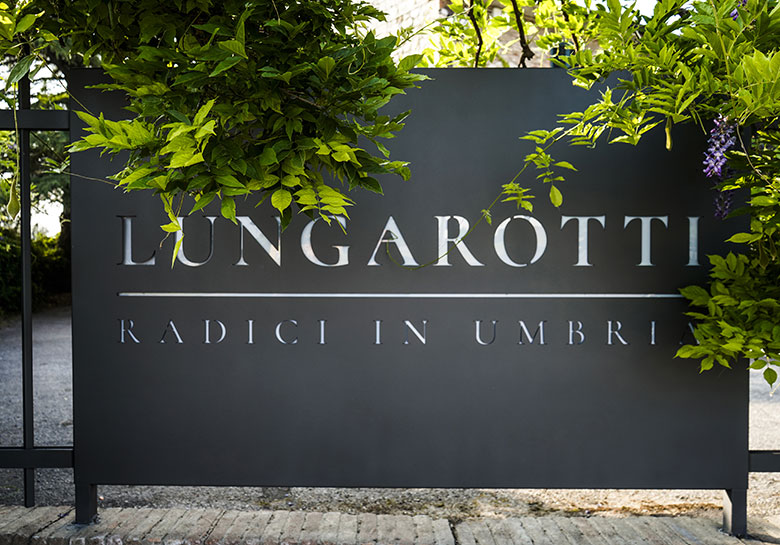 Insegna Lungarotti